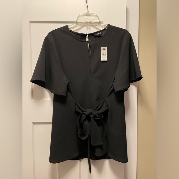 NWT Express Black Tie Front Crew Neck Short Sleeve Blouse Size L - Picture 1 of 7